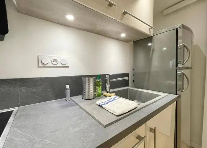 #cf In White&gray Center דירה *