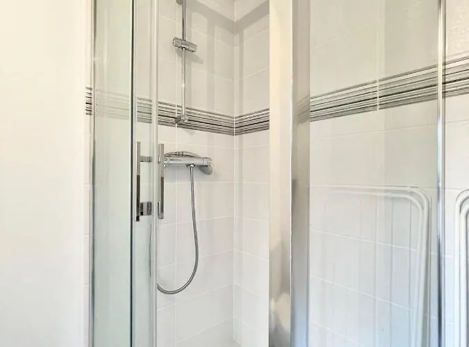 #cf In White&gray Center *