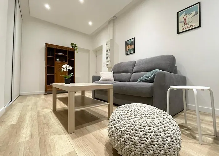 #cf In White&gray Center