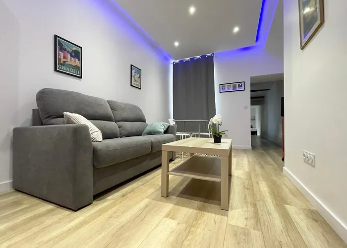 #cf In White&gray Center *