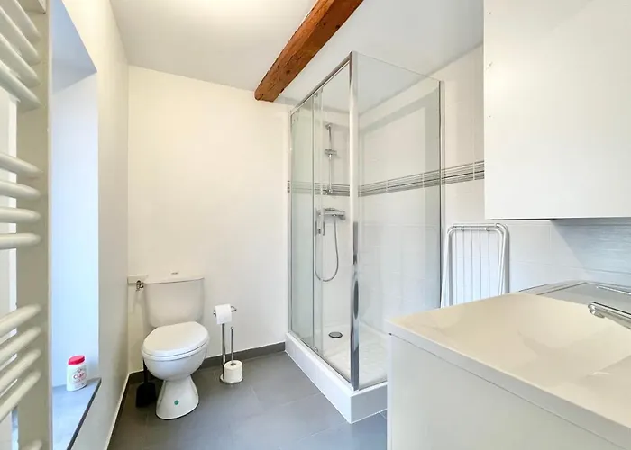 #cf In White&gray Center Daire Grenoble